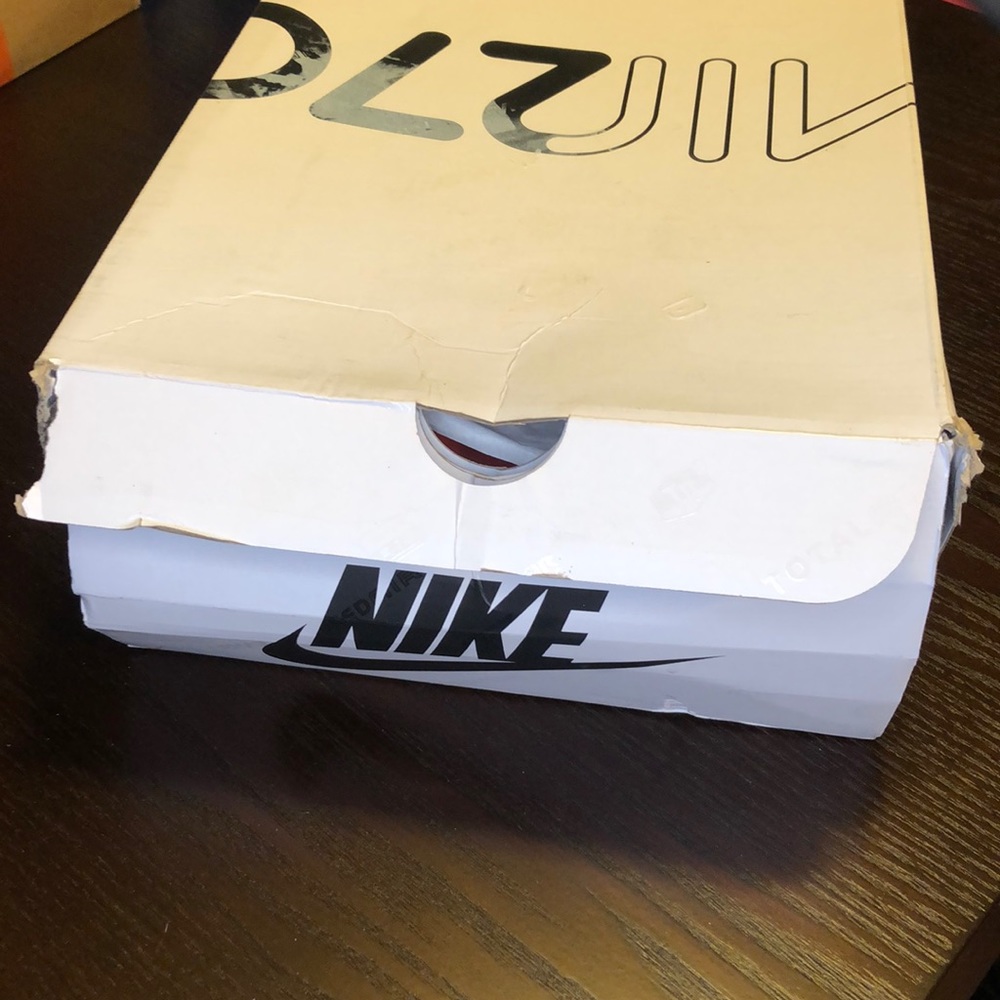 ❌❌❌SOLD❌❌❌Nike Air Max 270 React Size 10 - Picture 9 of 9